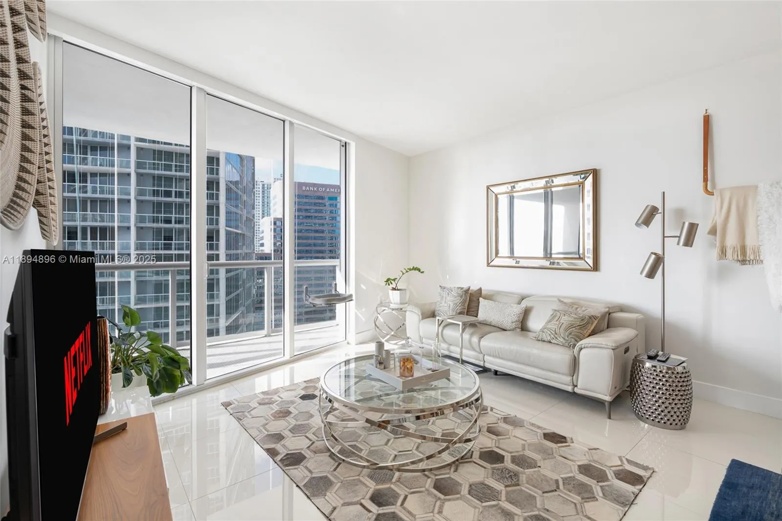 475 Brickell Ave # 3111, Miami FL 33131