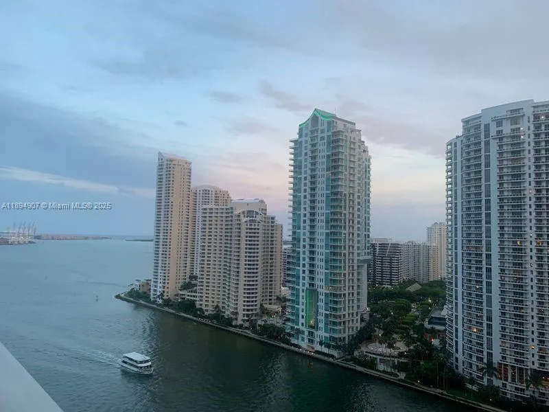 300 S Biscayne Blvd # 1908, Miami FL 33131