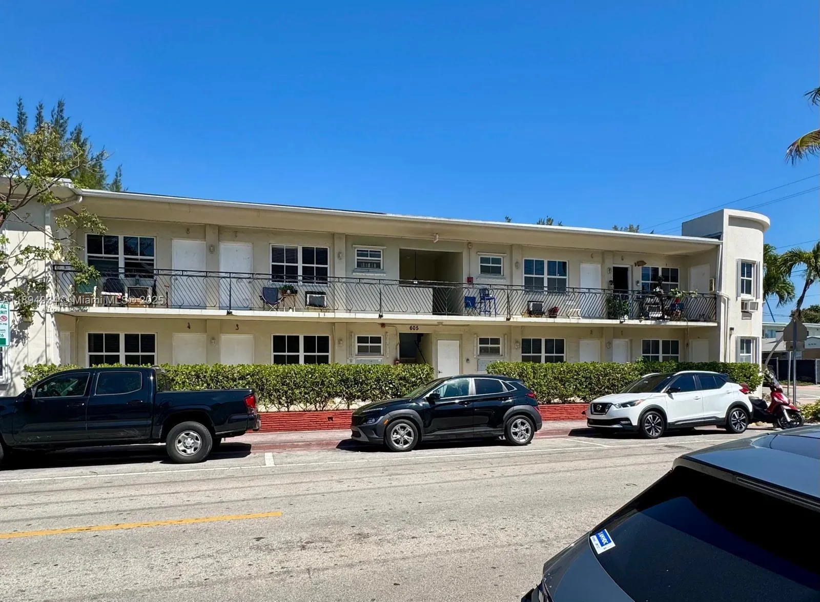 605 77th St, Miami Beach FL 33141