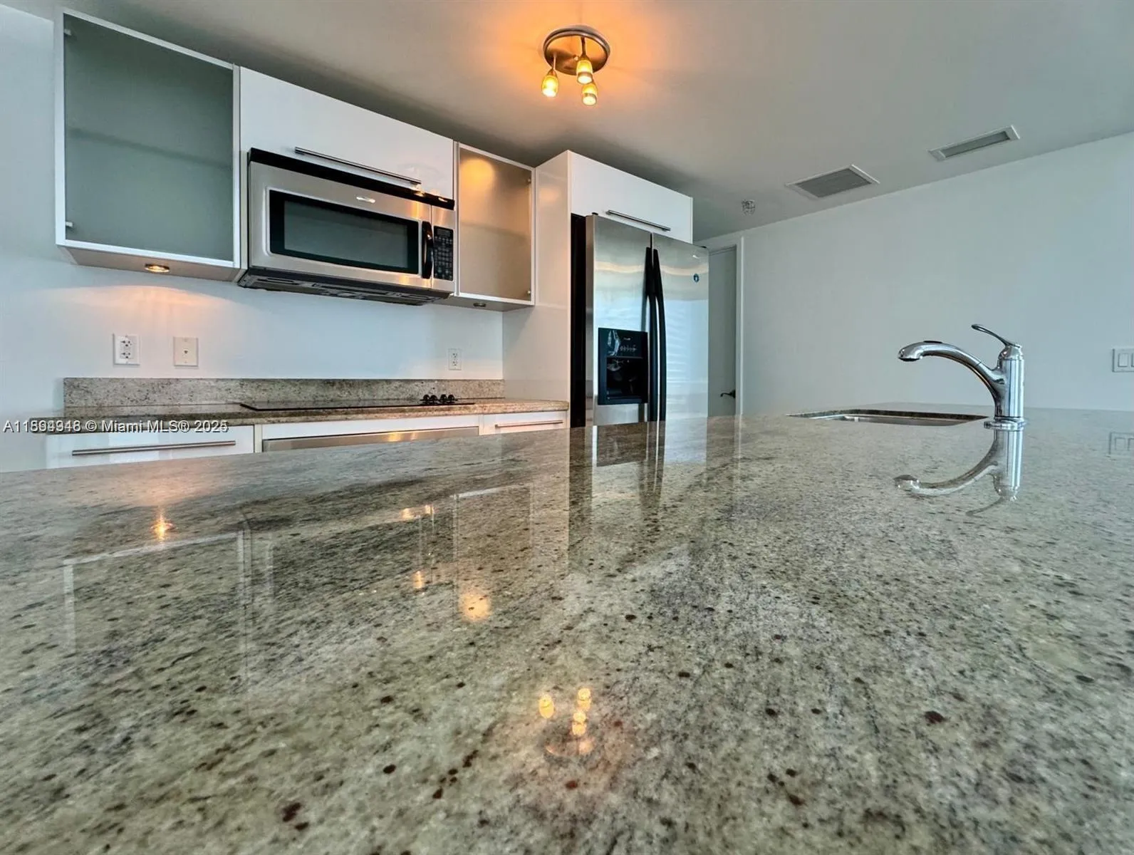 185 SW 7th St # 2411, Miami FL 33130
