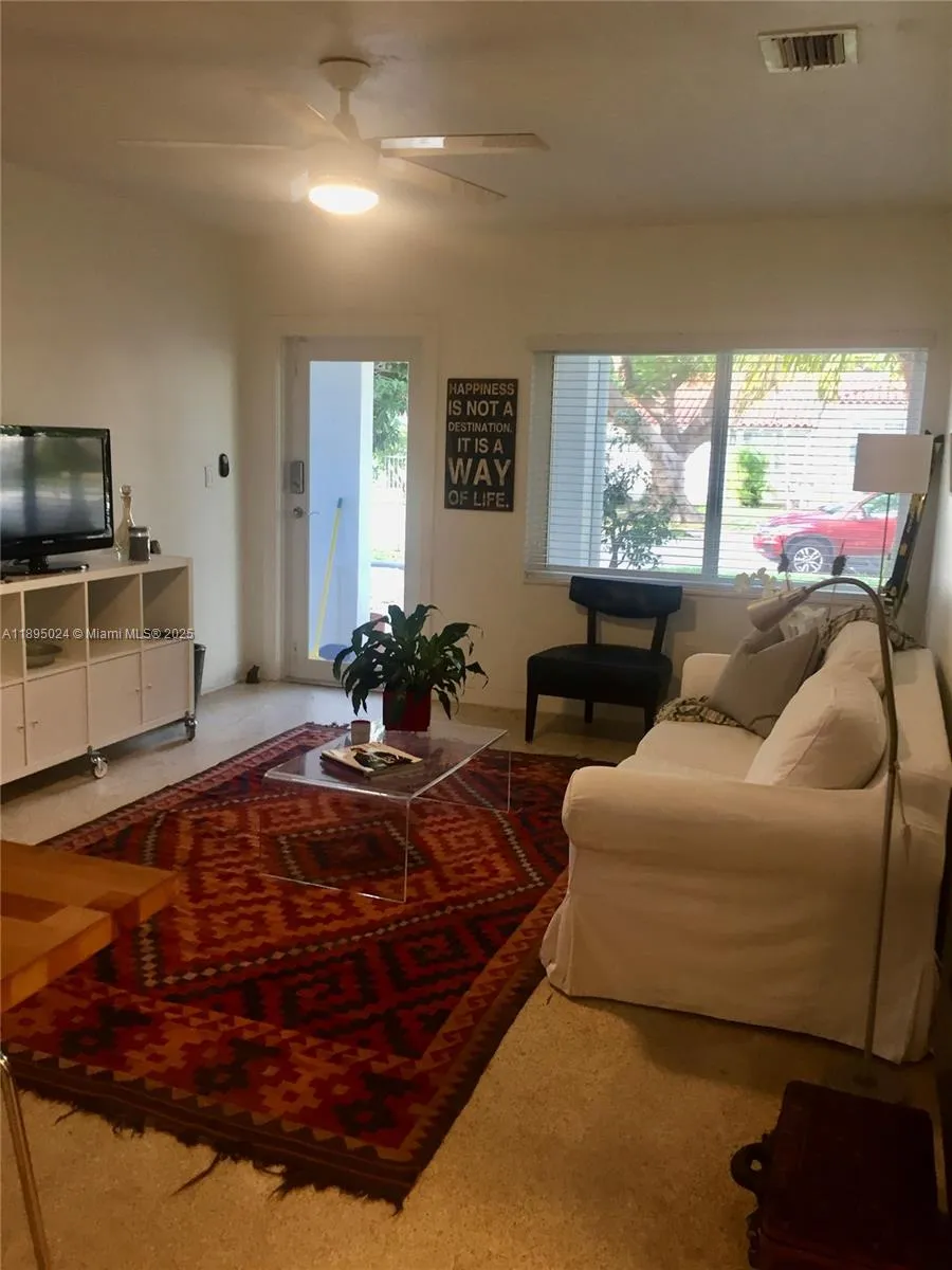 1160 SW 22nd terrace # 2, Miami FL 33129