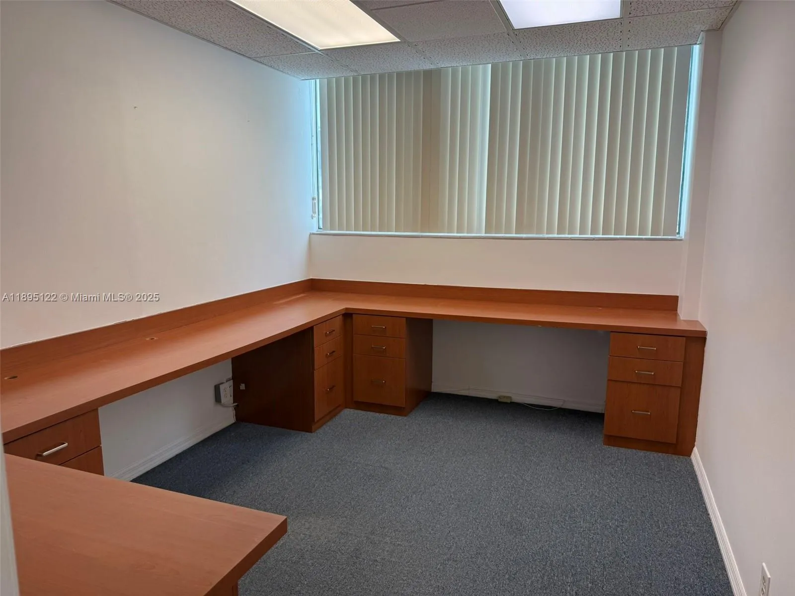299 Alhambra Cir # 317, Coral Gables FL 33134