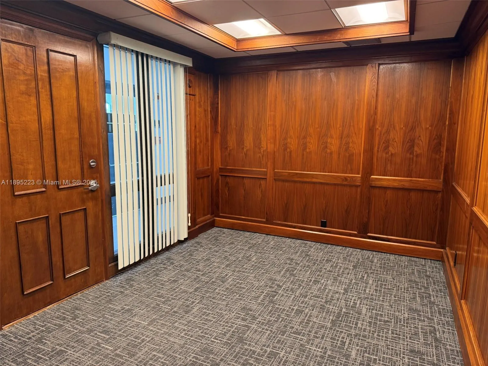 299 Alhambra Cir # 401, Coral Gables FL 33134