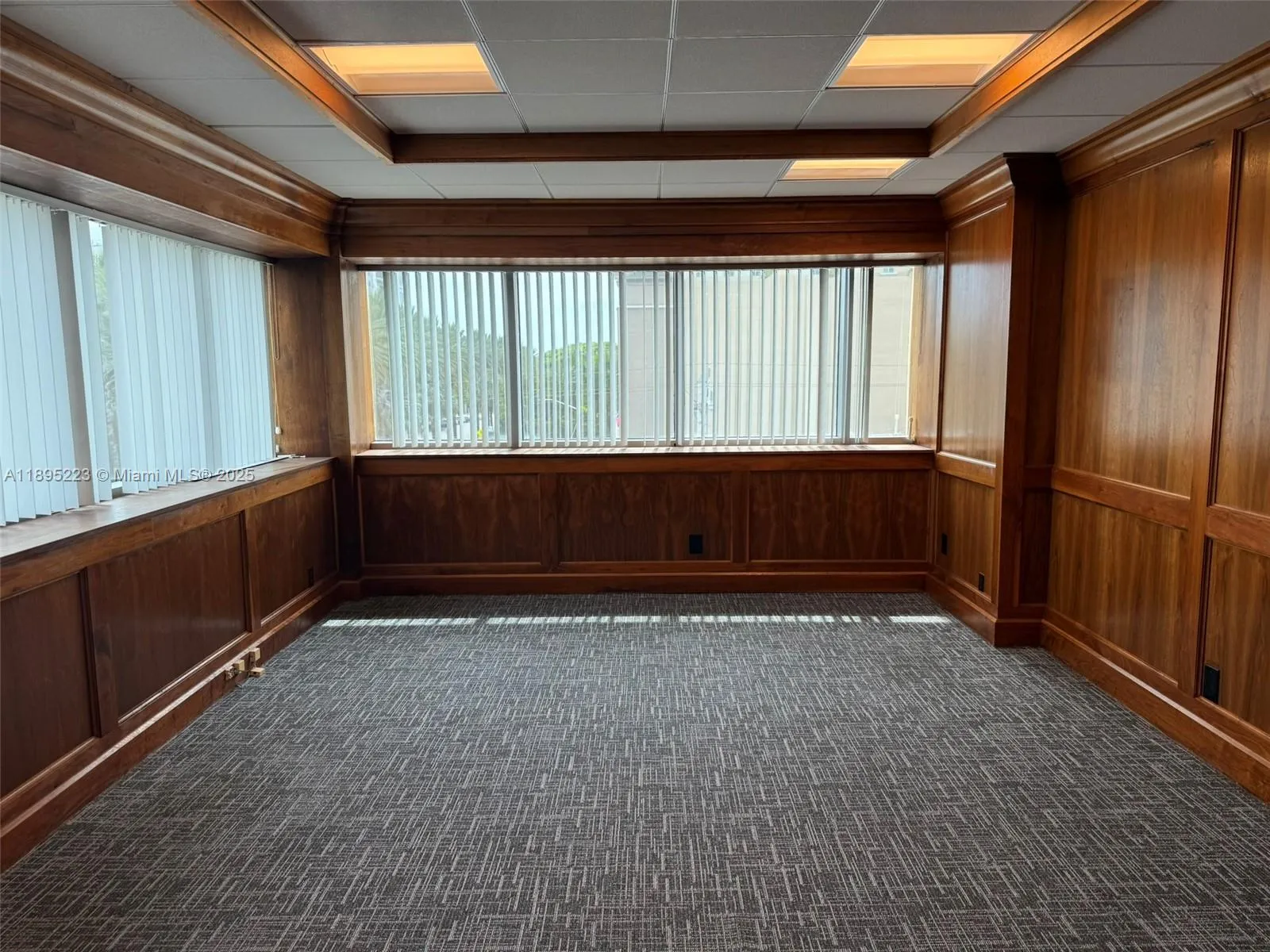 299 Alhambra Cir # 401, Coral Gables FL 33134