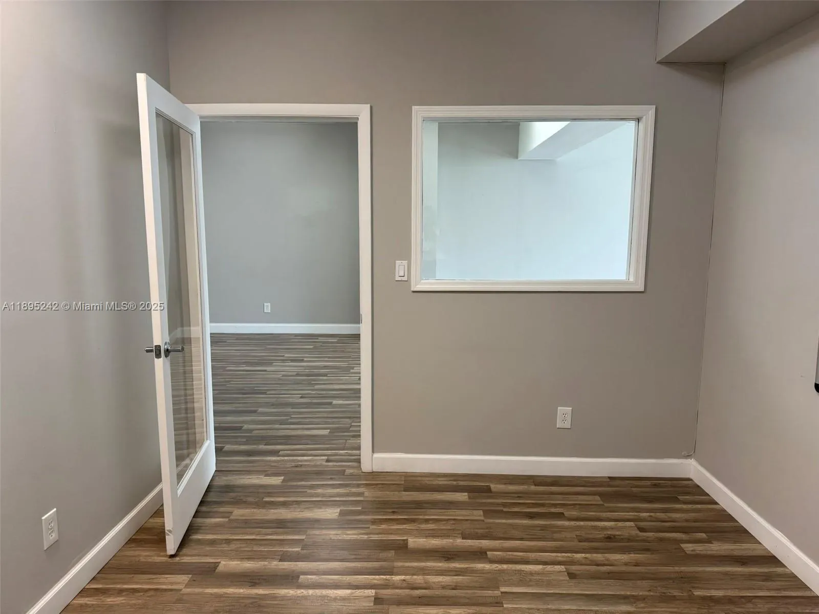 299 Alhambra Cir # 406, Coral Gables FL 33134