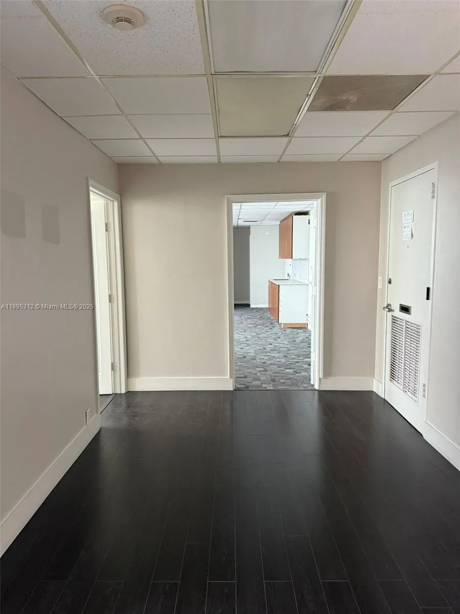 299 Alhambra Cir, Coral Gables FL 33134