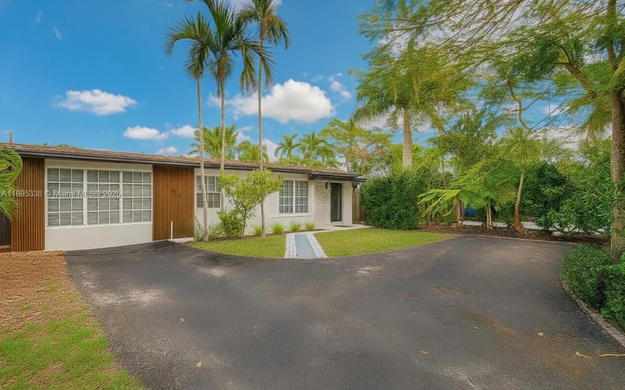 1399 NE 38th St, Oakland Park FL 33334