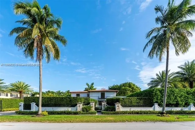 4 bedroom 4 bath for sale at 611 N Greenway Dr, Coral Gables FL 33134