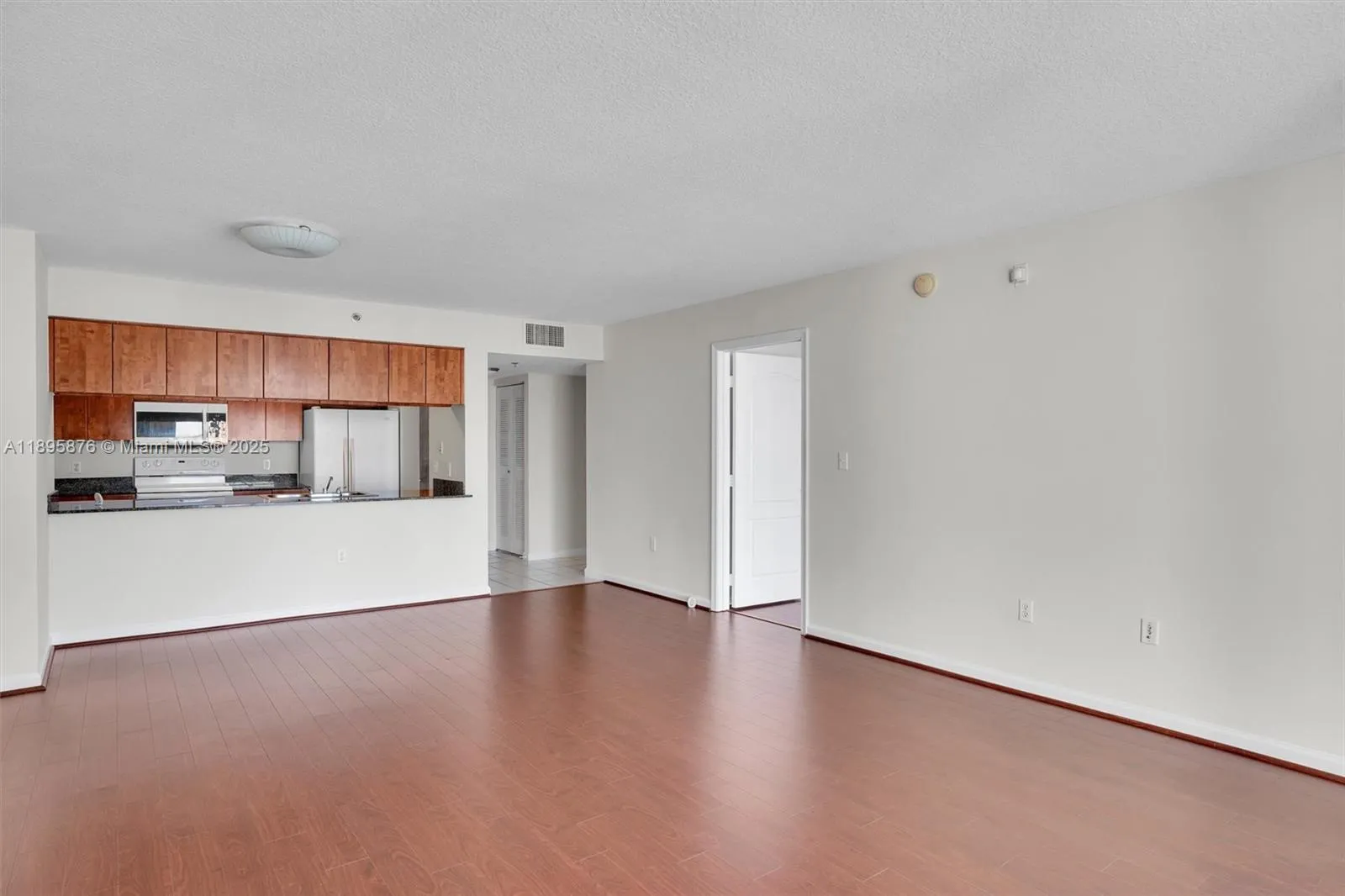 1200 Brickell Bay Dr # 2821, Miami FL 33131