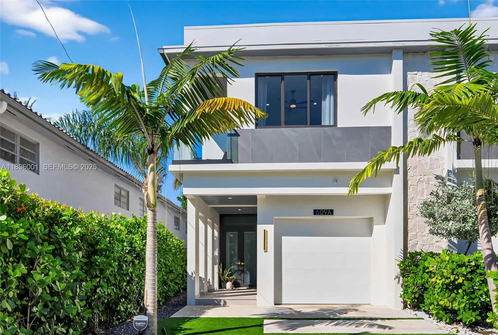 4 bedroom 3 bath for sale at 609 NE 8th Ave # A, Fort Lauderdale FL 33304