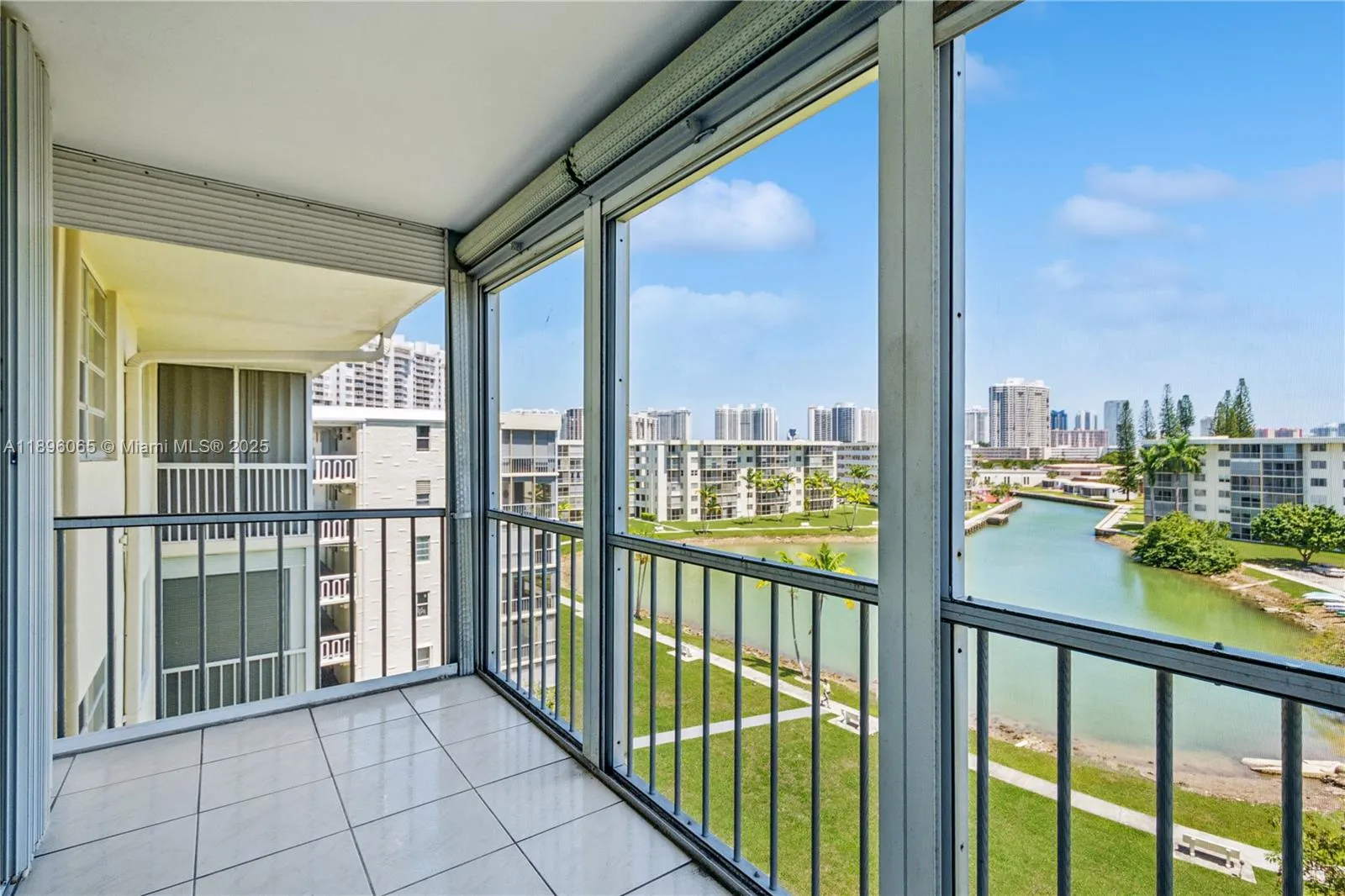 1 bedroom 1 bath for sale at 2851 Leonard Dr # J610, Aventura FL 33160