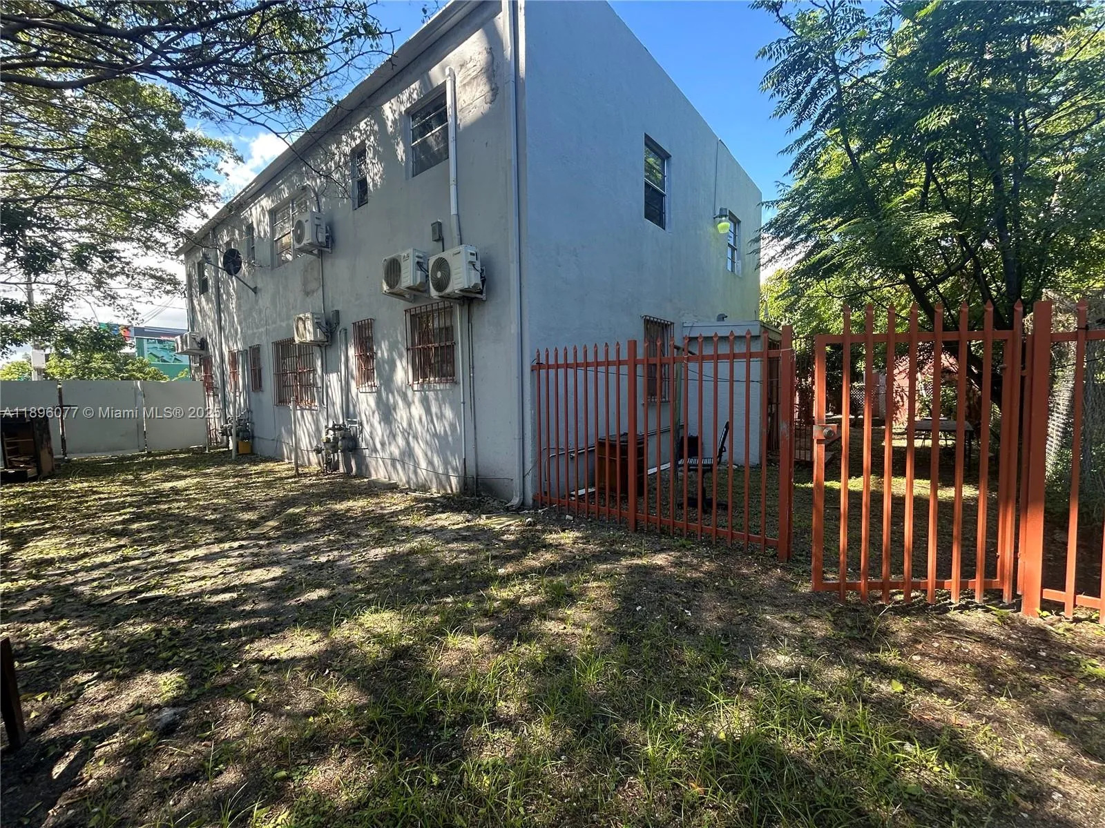 2015 NW 6th Pl, Miami FL 33127