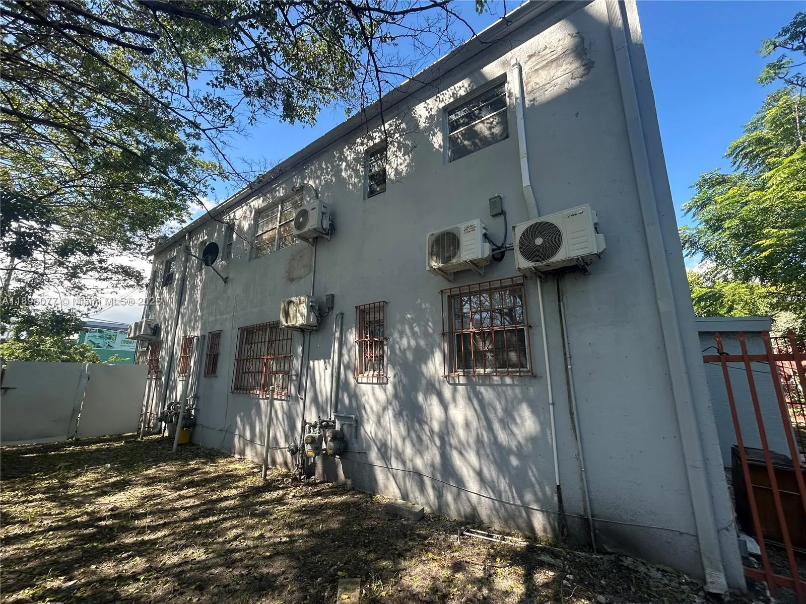 2015 NW 6th Pl, Miami FL 33127