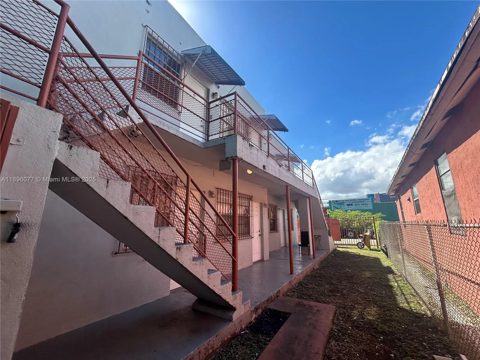 2015 NW 6th Pl, Miami FL 33127