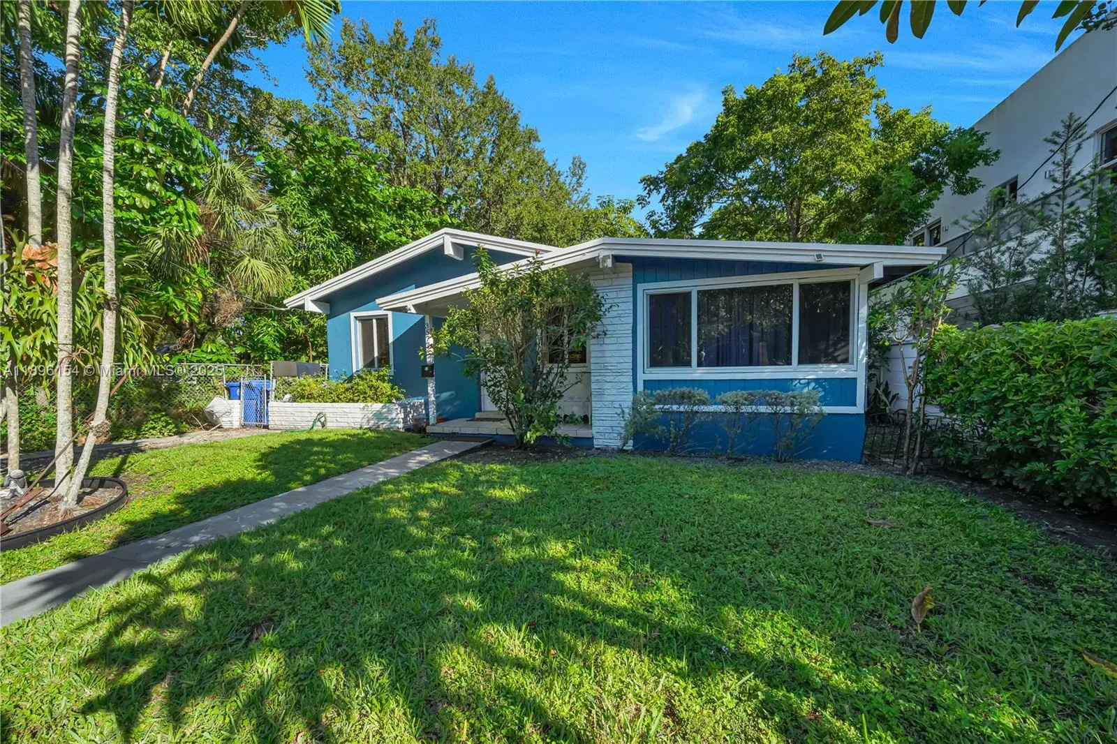 3577 Charles Ave, Miami FL 33133