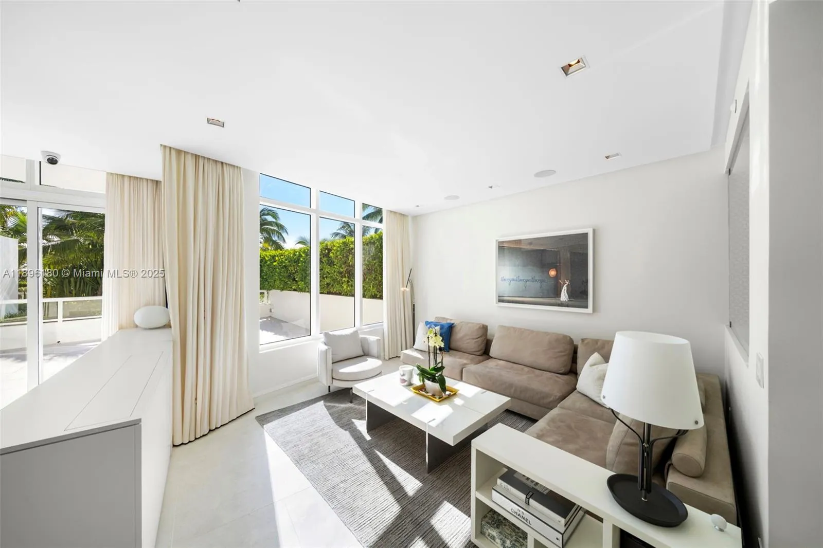 50 S Pointe Dr, Miami Beach FL 33139
