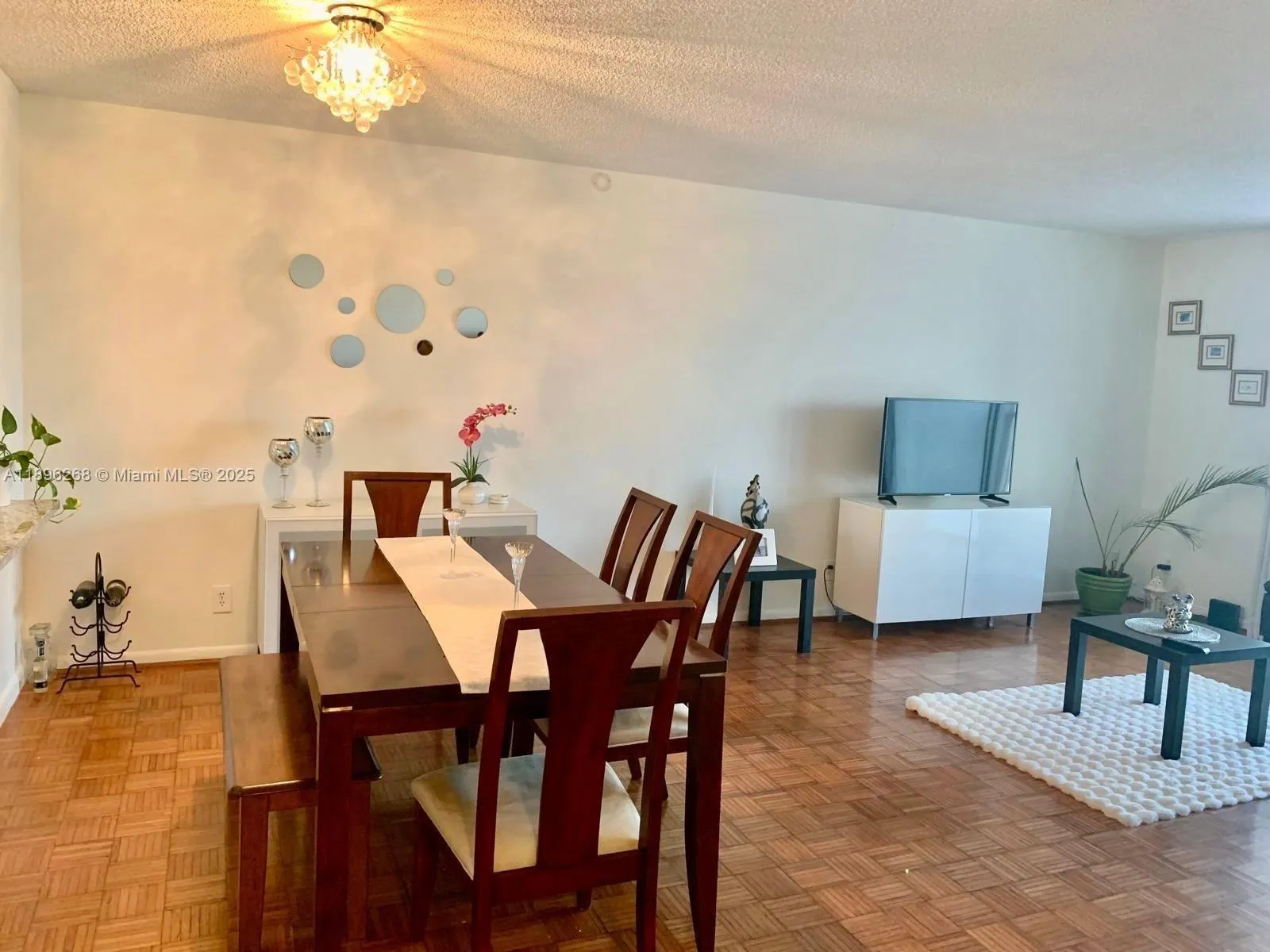319 NE 14th Ave # 702, Hallandale Beach FL 33009