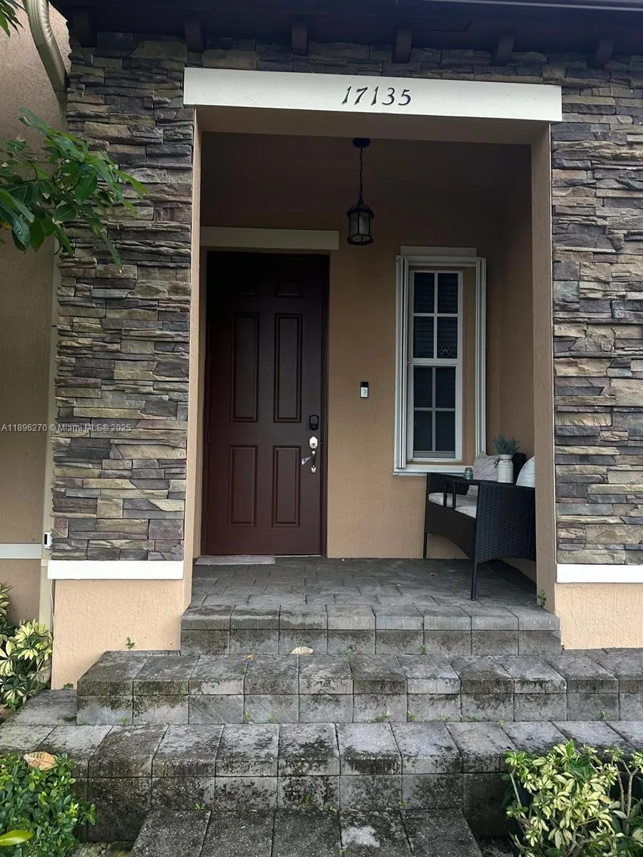 3 bedroom 2 bath for sale at 17135 SW 96 ST, Miami FL 33196