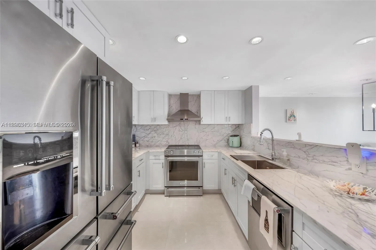 1 bedroom 1 bath for sale at 5838 Collins Ave # 2F, Miami Beach FL 33140