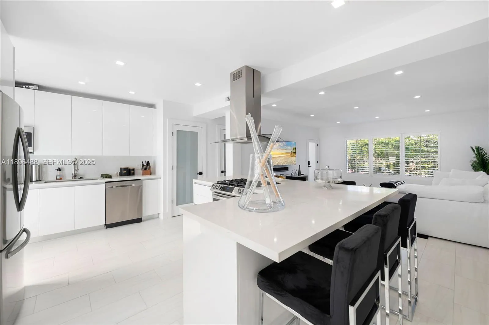 3909 Garden Ave, Miami Beach FL 33140