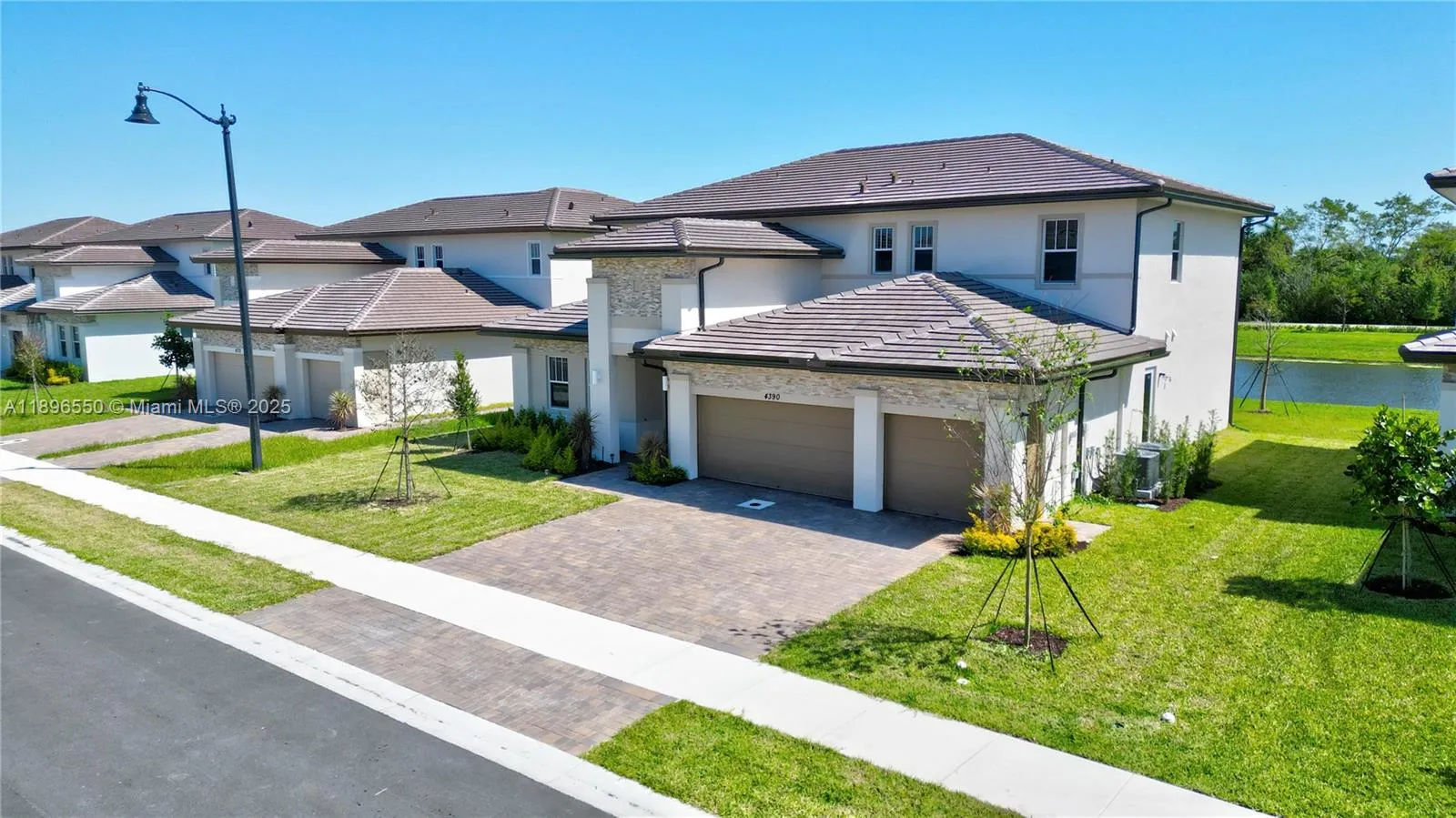 5 bedroom 4 bath for sale at 4390 SW 122nd Ter, Davie FL 33330