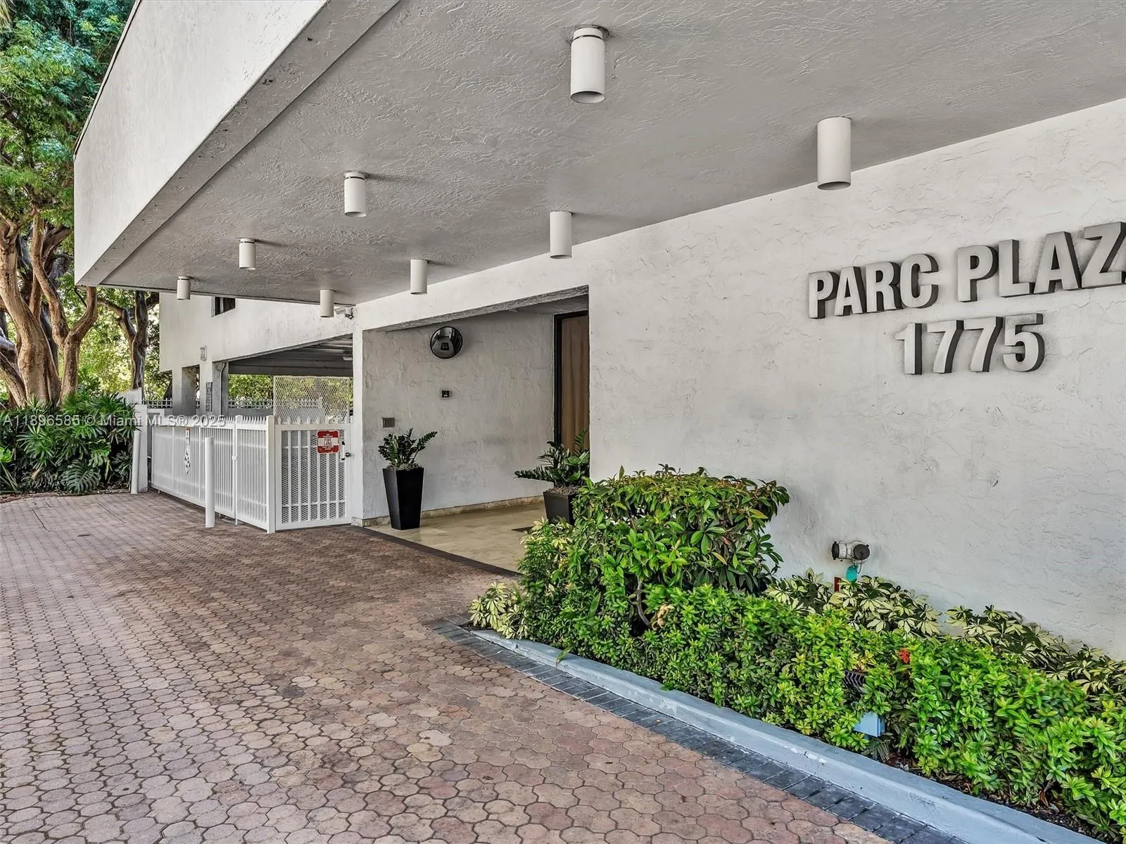 1775 Washington Ave # 8B, Miami Beach FL 33139