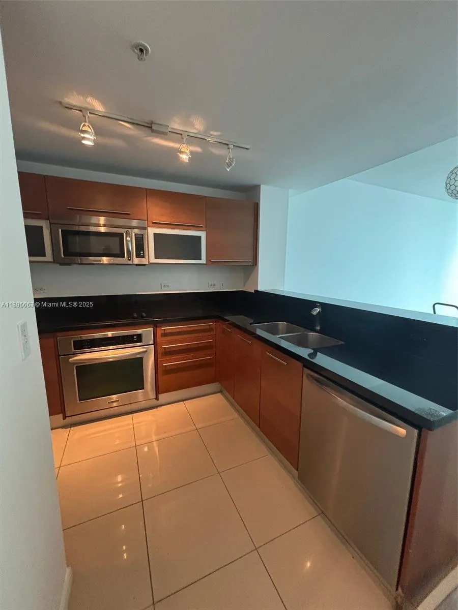244 Biscayne Blvd # 1606, Miami FL 33132