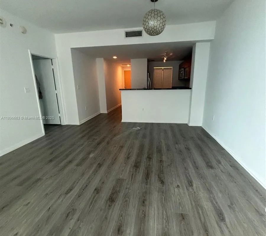 244 Biscayne Blvd # 1606, Miami FL 33132