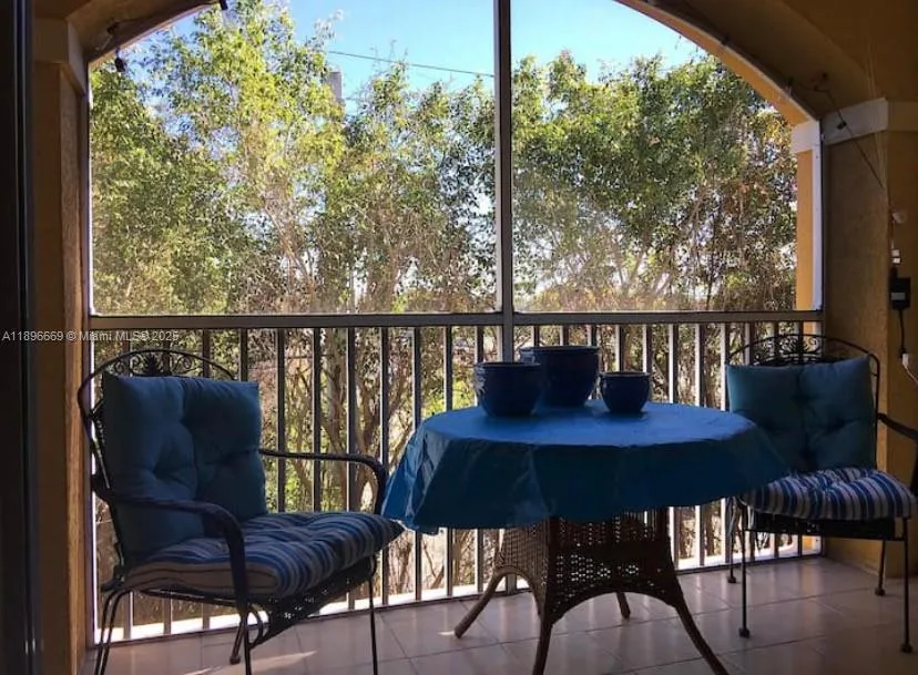 1 bedroom 1 bath for sale at 4122 Residence dr # 120, Fort Myers FL 33901