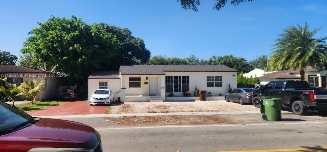 3 bedroom 2 bath for sale at 165 W 60th St, Hialeah FL 33012