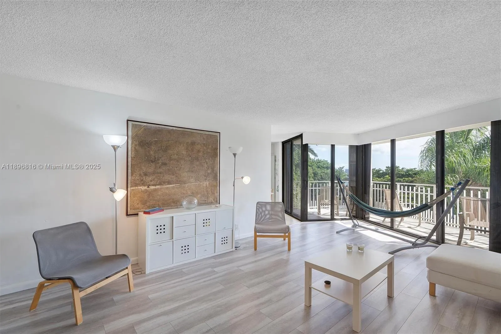 4000 Towerside Ter # 402, Miami FL 33138