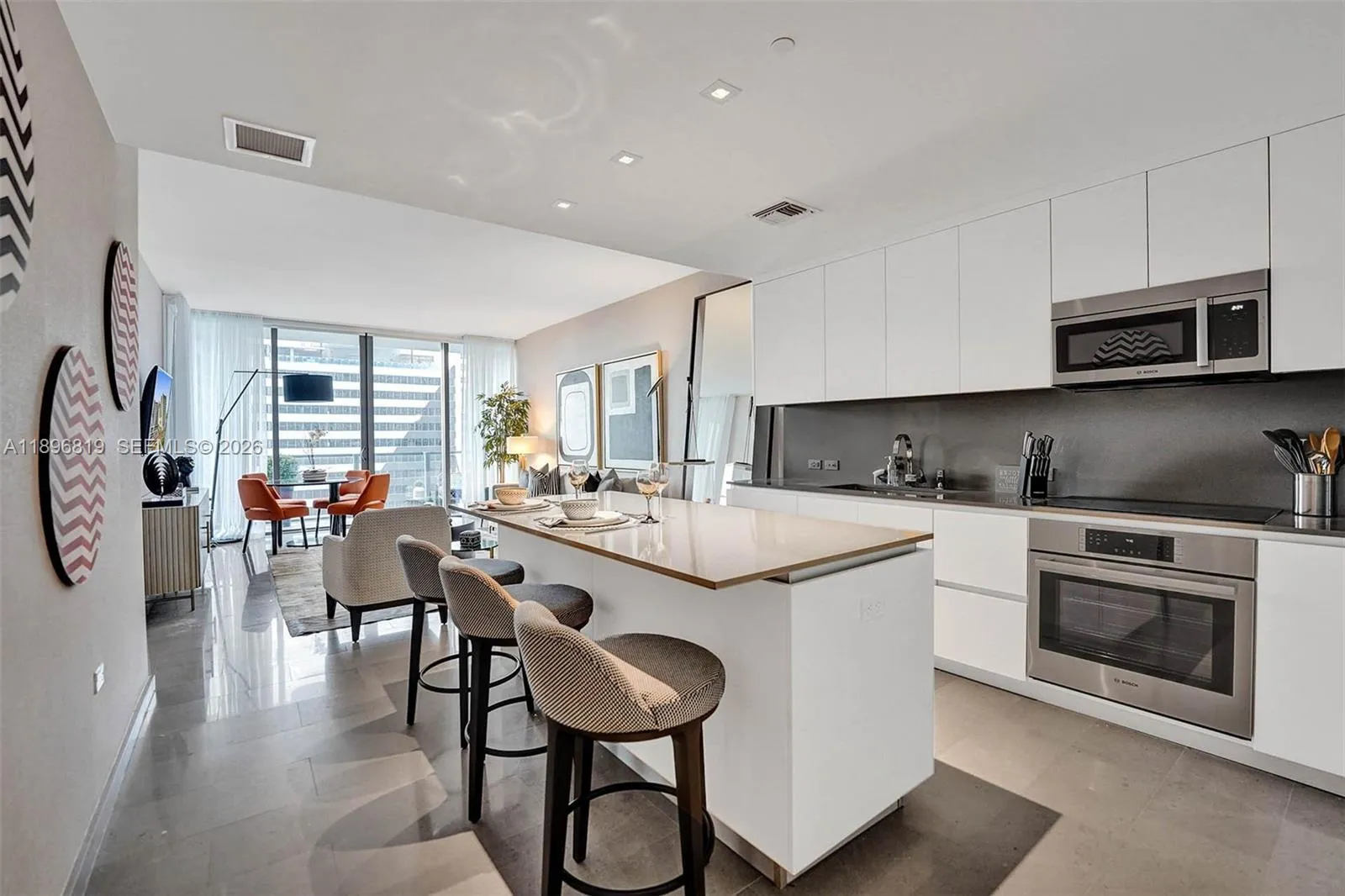 88 SW 7th St # 1408, Miami FL 33130