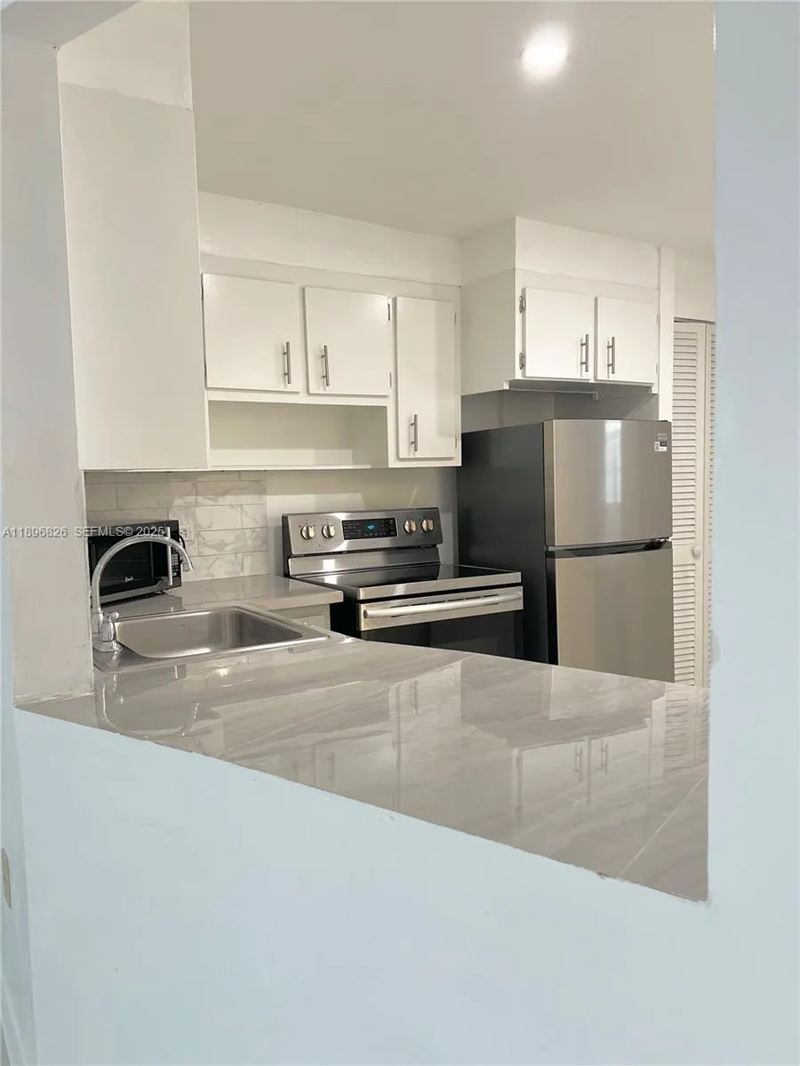 1710 NE 191st St # 3, Miami FL 33179