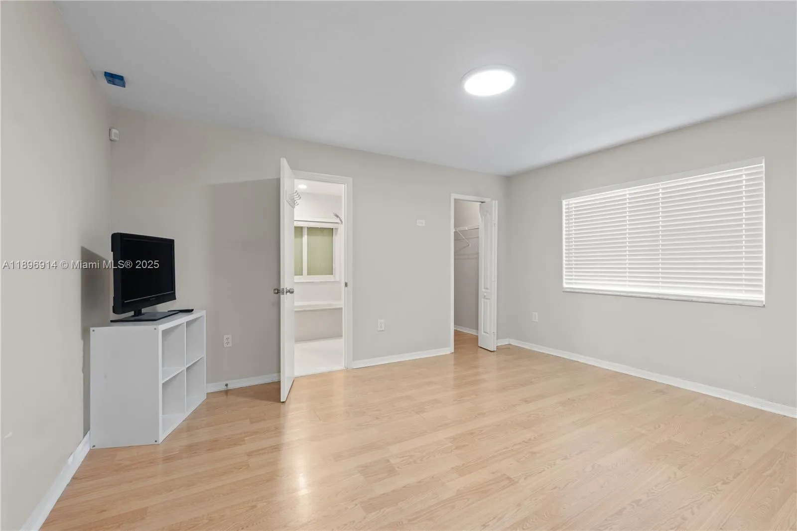 15327 SW 179th Ter, Miami FL 33187