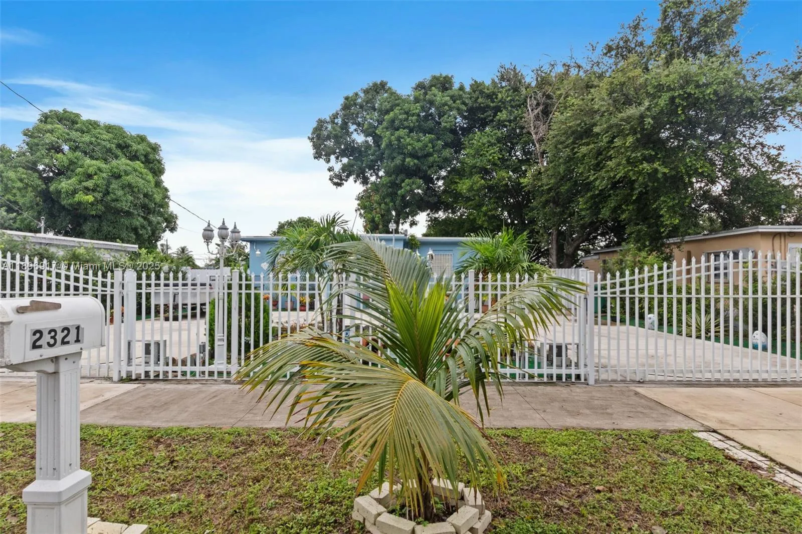 2 bedroom 1 bath for sale at 2321 NW 153rd St, Miami Gardens FL 33054