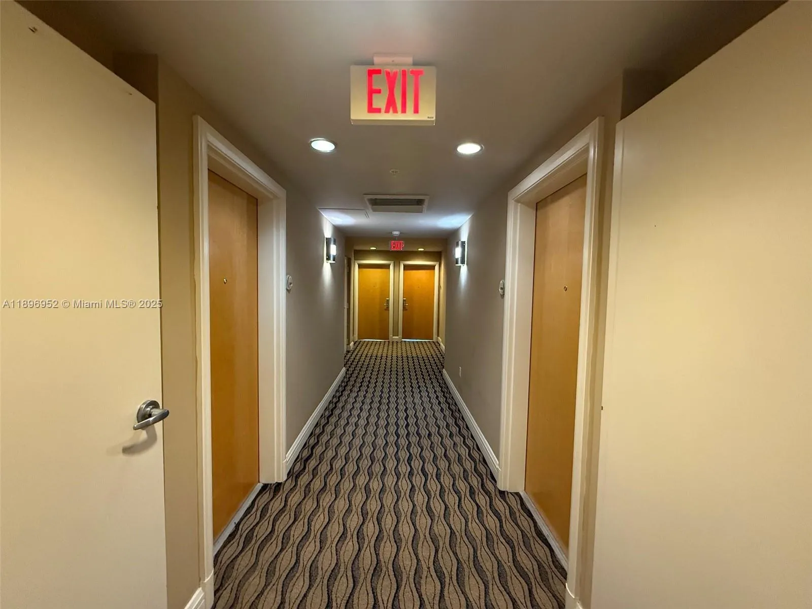 244 Biscayne Blvd # 3708, Miami FL 33132