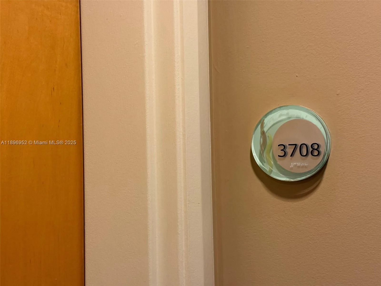 244 Biscayne Blvd # 3708, Miami FL 33132