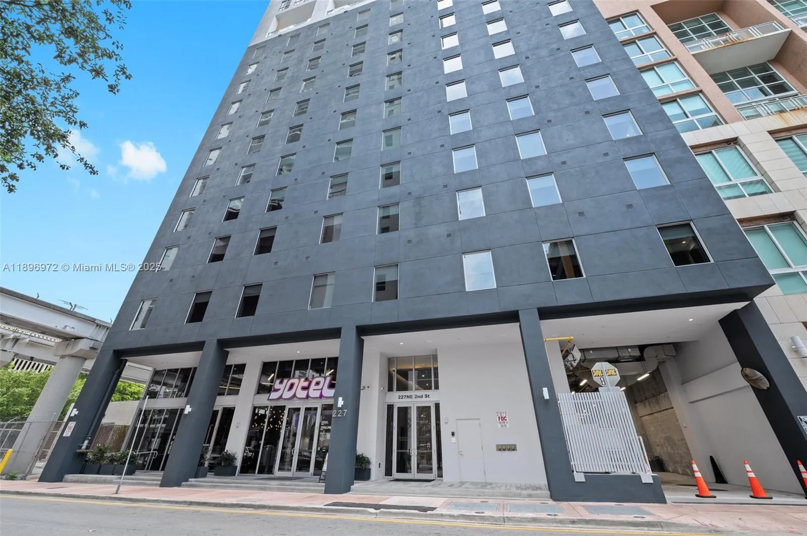 1 bath for sale at 227 NE 2nd St # 2512, Miami FL 33132