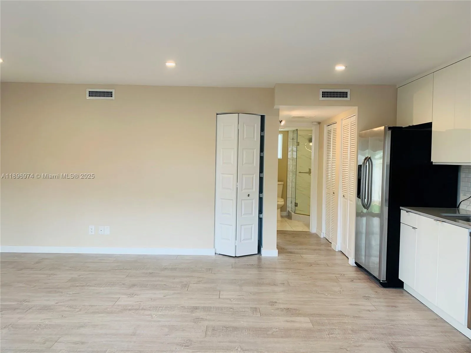 12 NE 26th St, Wilton Manors FL 33305