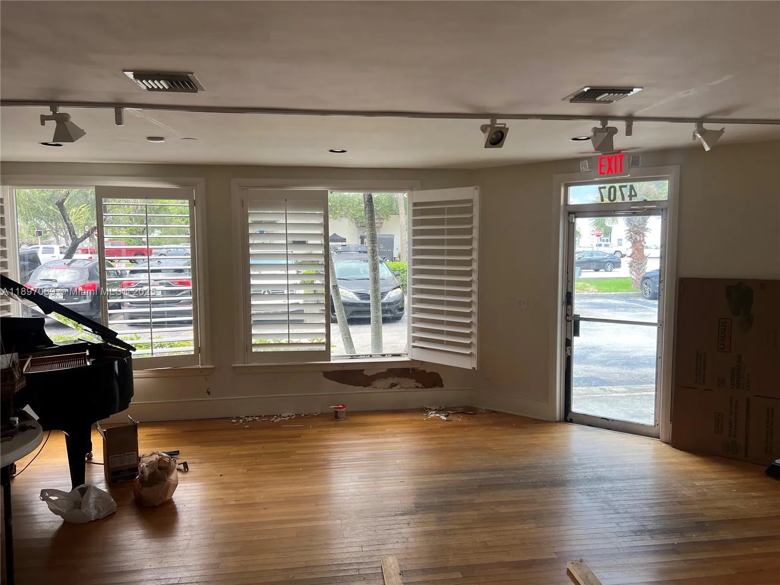 4707 SW 72nd Ave, Miami FL 33155