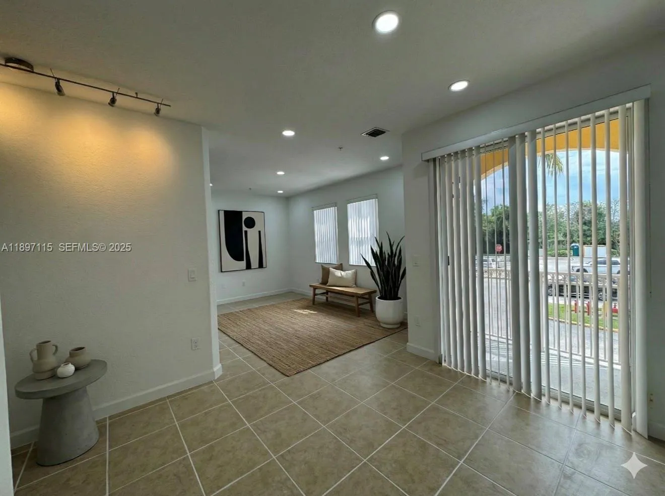 10012 NW 7th St # 208, Miami FL 33172