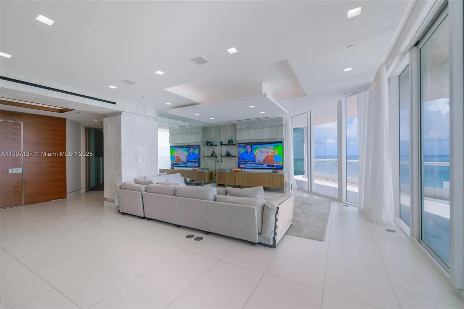 16047 Collins Ave # 3204, Sunny Isles Beach FL 33160