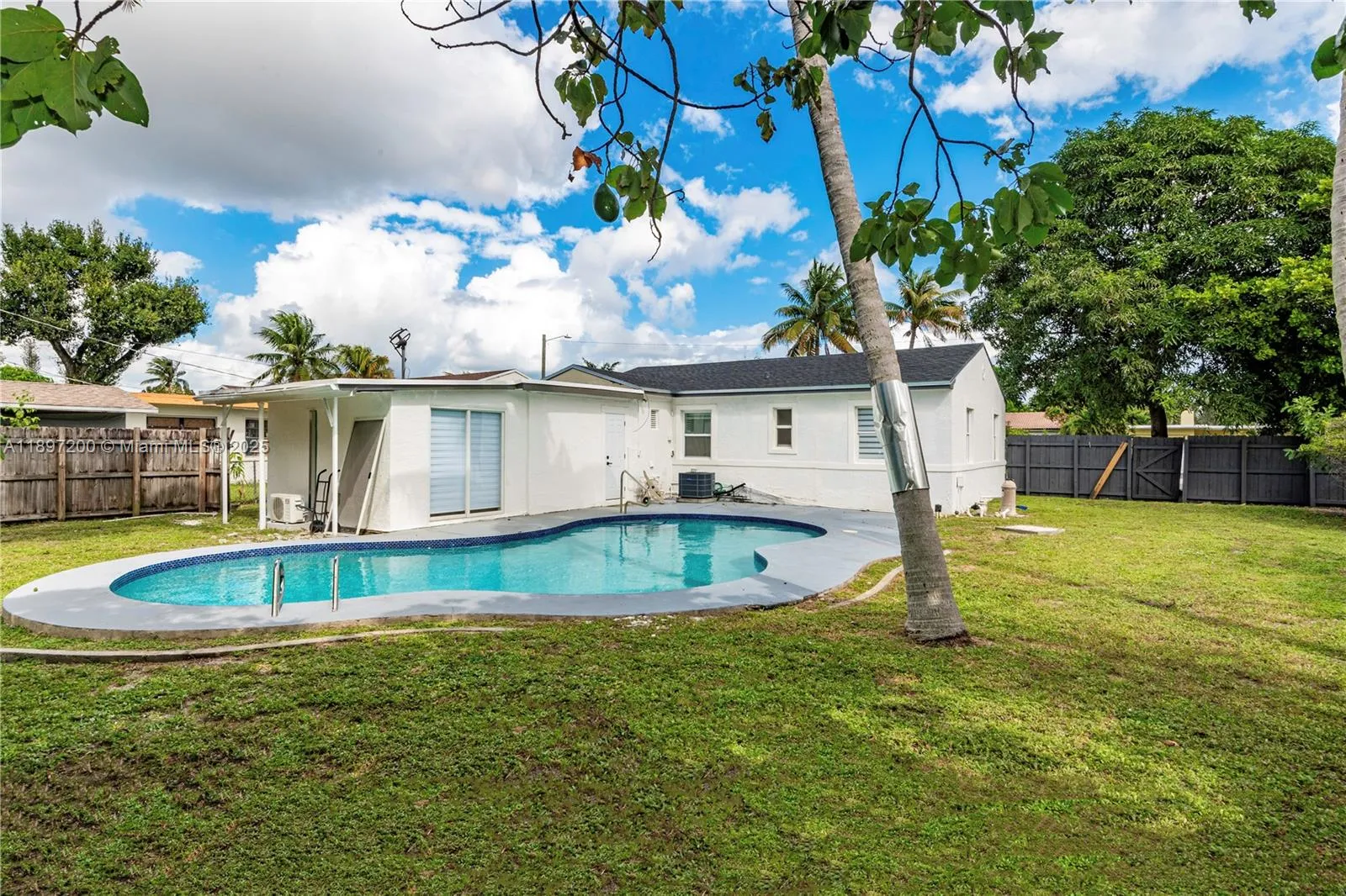 1421 NW 1st Ave, Fort Lauderdale FL 33311