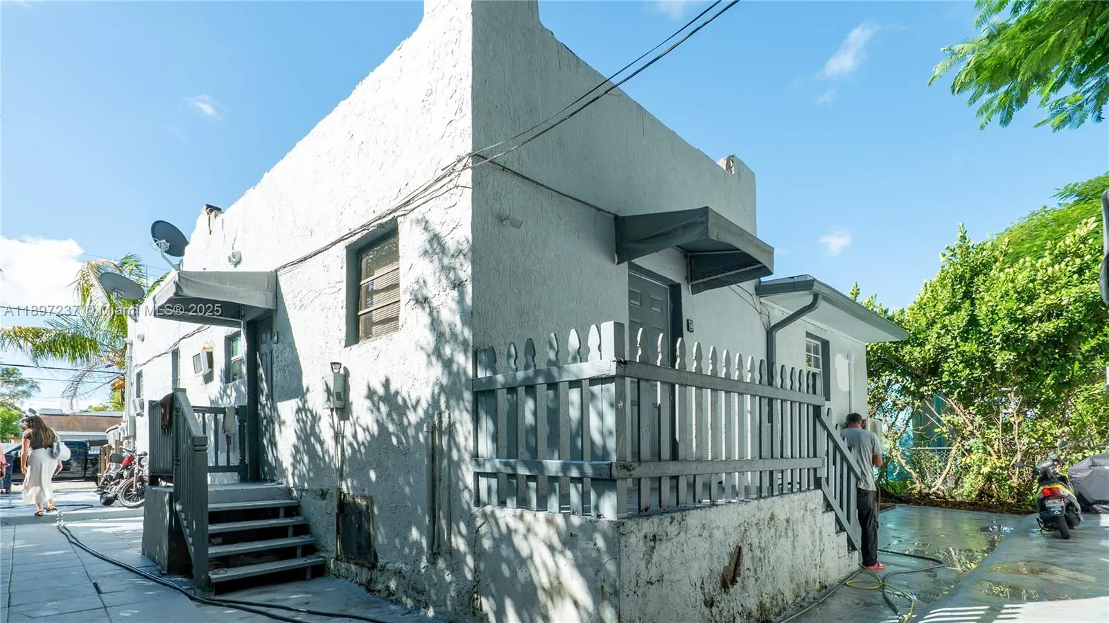 1177 NW 30th St, Miami FL 33127