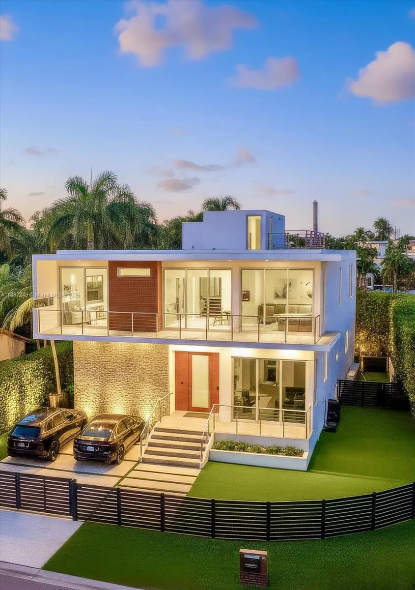 6 bedroom 6 bath for sale at 201 Palm Ave, Miami Beach FL 33139