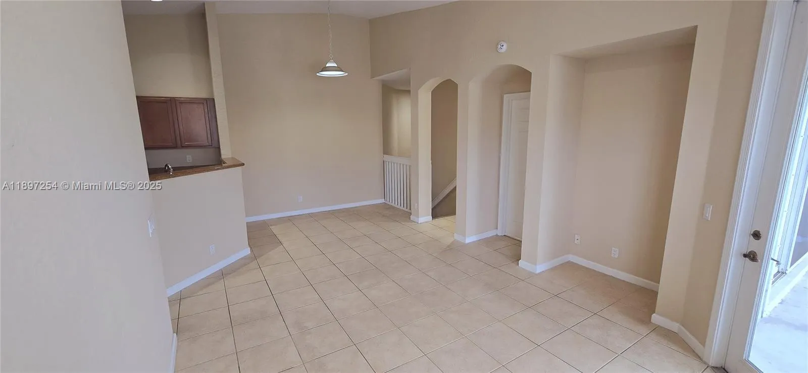 3020 Laurel Ridge Cir, Riviera Beach FL 33404