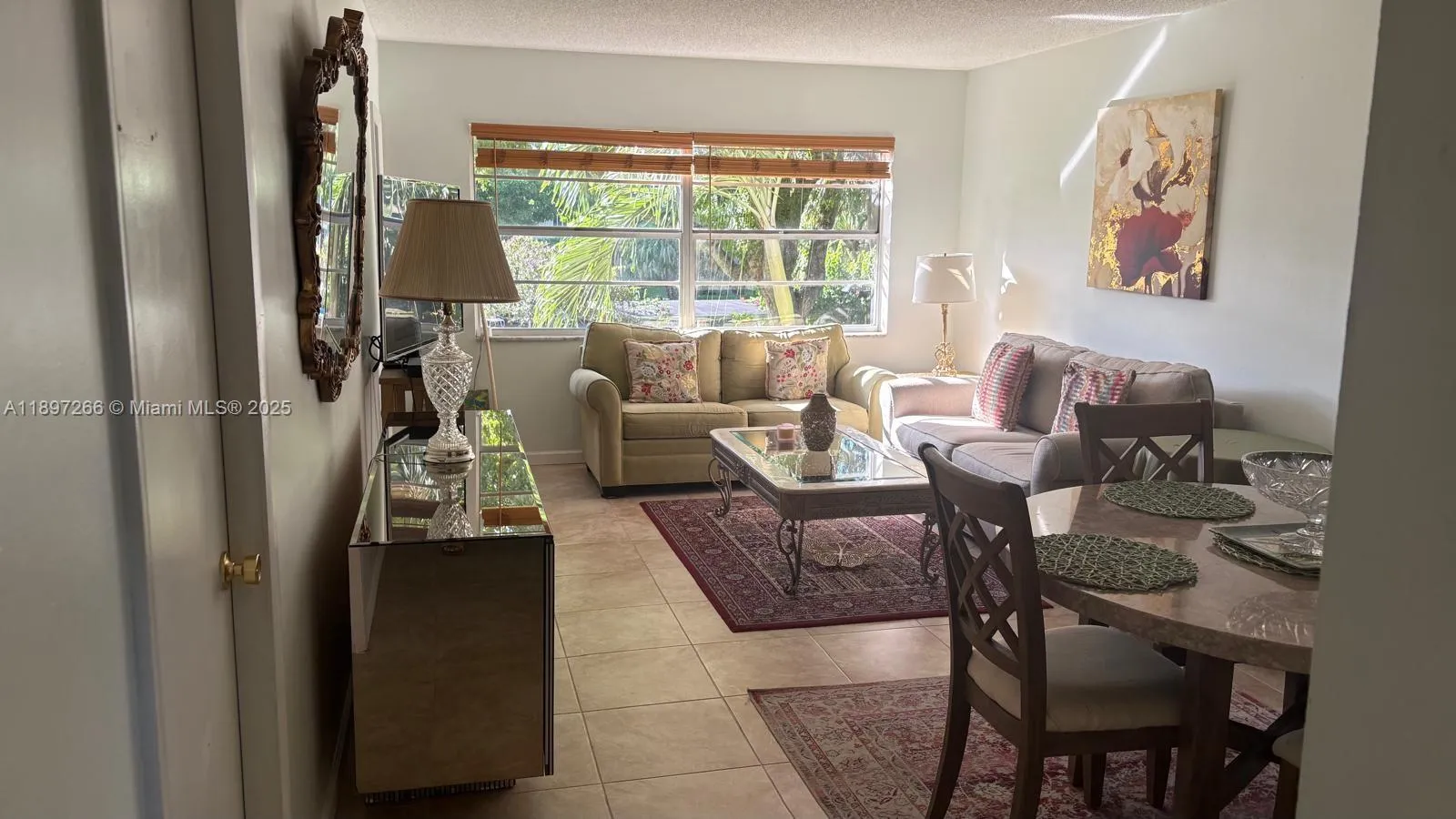 1 bedroom 1 bath for sale at 5141 W Oakland Park Blvd # 208, Lauderdale Lakes FL 33313