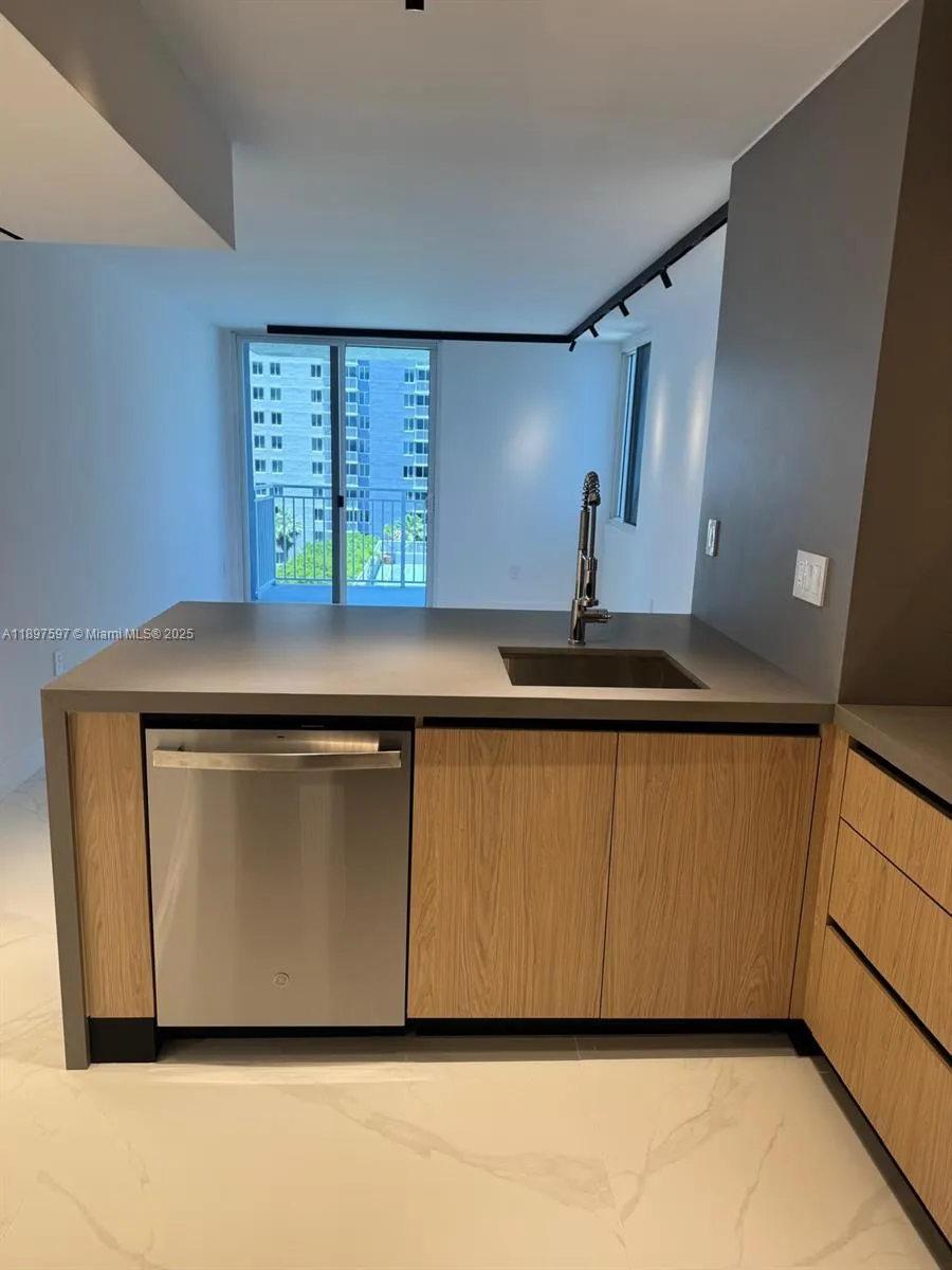 800 N Miami Ave # 901, Miami FL 33136