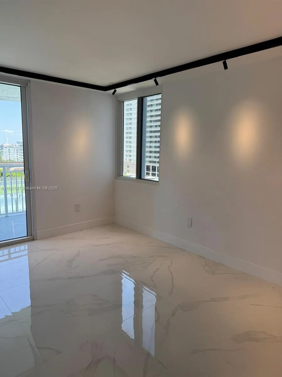 800 N Miami Ave # 901, Miami FL 33136