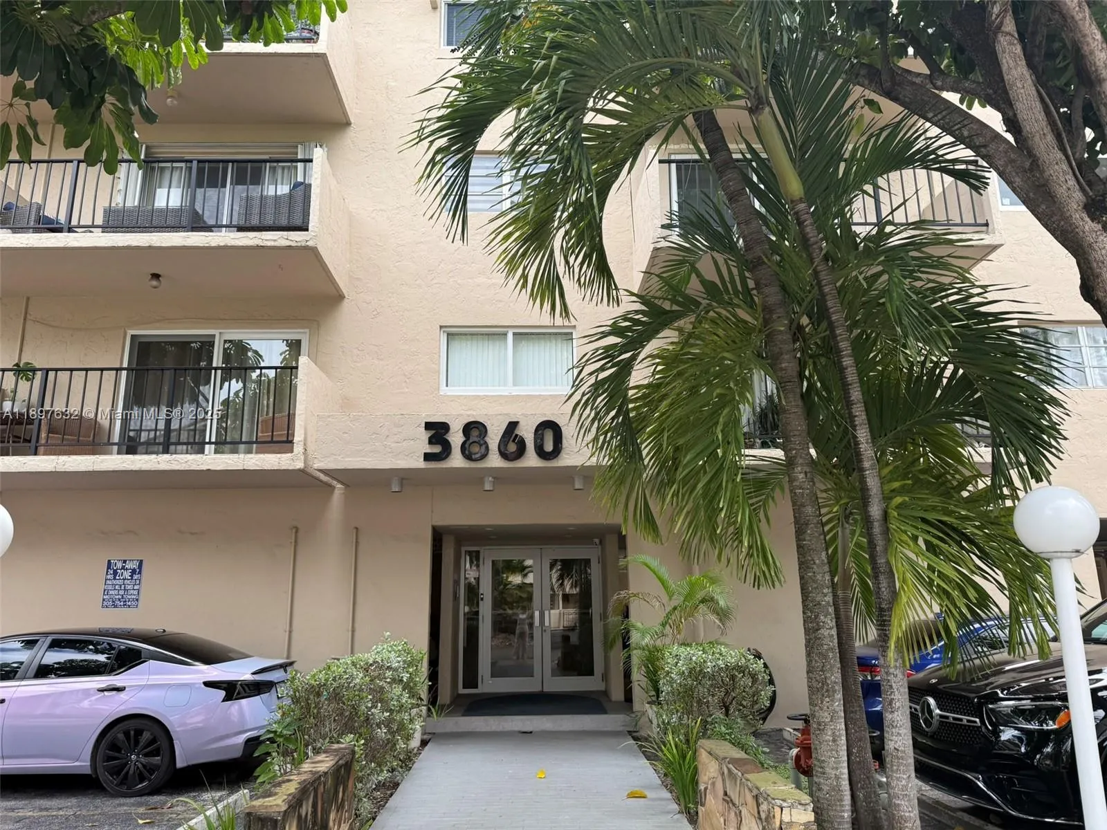 2 bedroom 2 bath for sale at 3860 NE 170th St # 412, North Miami Beach FL 33160